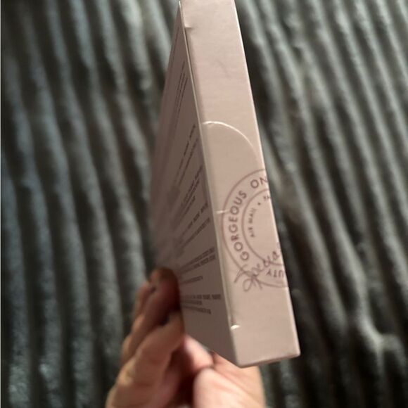 WANDER Beauty TRAILBLAZER EYESHADOW PALETTE - Picture 2 of 8